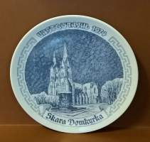 Joululautanen - Västgötajul 1974. Skara Domkyrka. Posliini, Tanska , keräilylautanen (Vintage Christmas Plate,  Scandinavian Design, Jultallrik, Porcelain)