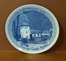 Joululautanen - Jul i Göteborg 1976. Örgrute Gamla  Kyrka. Posliini, Tanska , keräilylautanen (Vintage Christmas Plate,  Scandinavian Design, Jultallrik, Porcelain)