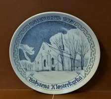 Joululautanen - Östgötajul1975. Vadstena Kyrka. Posliini, Tanska , keräilylautanen (Vintage Christmas Plate,  Scandinavian Design, Jultallrik, Porcelain)