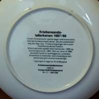 Vuosilautanen - Kristiansandstallerkenen nr. 3. 1987/88.  Posliinilautanen, seinälautanen, keräilylautanen (Norway, Scandinavian porcelain, collecting plate, Norja)