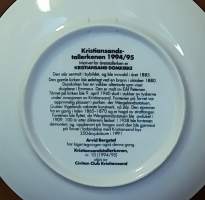 Vuosilautanen - Kristiansandstallerkenen nr. 10. 1994/95.  Posliinilautanen, seinälautanen, keräilylautanen (Norway, Scandinavian porcelain, collecting plate, Norja)