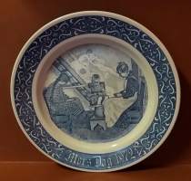 Keräilylautanen - Mors Day 1972. Posliinilautanen, seinälautanen,  ( Sweden, Ruotsi, Scandinavian Porcelain, tallrik, collecting plate)