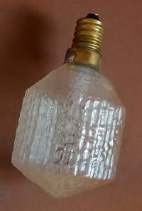 Airam - Kristallihehkulamppu. Tapio Wirkkala, crystal lamp. (Varaosa, restaurointitarvike, jäähilekuvio)