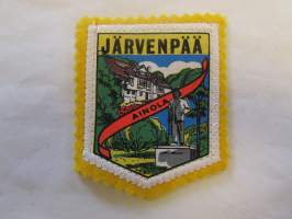 Järvenpää -Ainola -kangasmerkki / matkailumerkki / hihamerkki / badge -pohjaväri keltainen