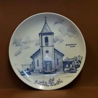 SAMLARTALLRIKAR - Kungsbacka kyrka. Keräilylautanen. Posliini, seinälautanen. (Vintage,  Scandinavian Porcelain, tallrik, collecting plate)