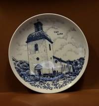 SAMLARTALLRIKAR - Väro kyrka. Keräilylautanen. Posliini, seinälautanen. (Vintage,  Scandinavian Porcelain, tallrik, collecting plate)