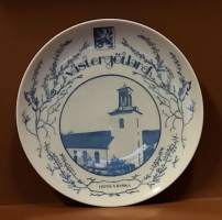 SAMLARTALLRIKAR - Västergötland - Fritstla kyrka. Keräilylautanen. Posliini, seinälautanen. (Vintage,  Scandinavian Porcelain, tallrik, collecting plate)