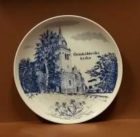 SAMLARTALLRIKAR - Örnsköldsviks kyrka. Keräilylautanen. Posliini, seinälautanen. (Vintage,  Scandinavian Porcelain, tallrik, collecting plate)