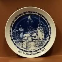 SAMLARTALLRIKAR - Jul i Oskarshamn 1977 - Döderhults kyrka. Keräilylautanen. Posliini, seinälautanen. (Vintage,  Scandinavian Porcelain, tallrik, collecting plate)