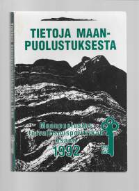 Tietoja maanpuolustuksesta : maanpuolustus turvallisuuspolitiikan osanaKirjaYhteisö Pääesikunta. Koulutusosasto