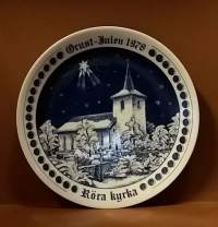 SAMLARTALLRIKAR - Röra kyrka - Ourust Julen 1978. Joululautanen. Keräilylautanen. Seinälautanen. (Vintage,  Scandinavian Porcelain, tallrik, collecting plate)