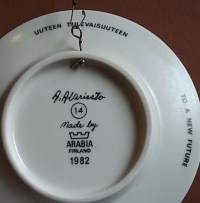 Keräilylautanen - Andreas Alariesto 1982   nr. 14. Seinälautanen, taidelautanen. (Vintage,  Scandinavian Porcelain, , collecting plate)