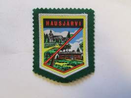 Hausjärvi -kangasmerkki / matkailumerkki / hihamerkki / badge -pohjaväri vihreä