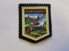 Hausjärvi -kangasmerkki / matkailumerkki / hihamerkki / badge -pohjaväri musta