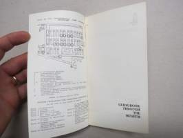 Auschwitz 1940-1945 (Oswiecim) - Guide-book  through The museum -keskitysleirimuseon opaskirja