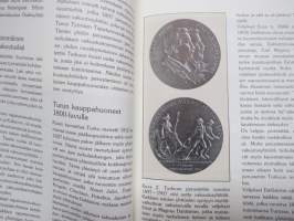 Muuttuminen ja jatkuvuus - Verdandi 80 vuotta 1905-1985 -historiikki