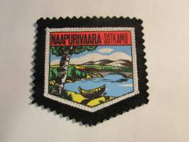 Naapurivaara - Sotkamo -kangasmerkki / matkailumerkki / hihamerkki / badge -pohjaväri musta