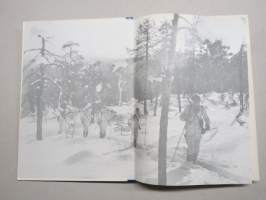 Suomen Puolustusvoimat (kuvateos Suomen armeijan historiasta ja nykypäivästä)