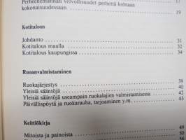 Käsikirja perhetalouden eri aloilta mukaanlukien unhoitettuja ruoka-ohjeita