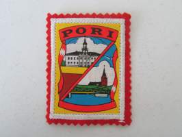 Pori -kangasmerkki / matkailumerkki / hihamerkki / badge -pohjaväri punainen