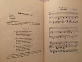 Koululaiset juhlivat