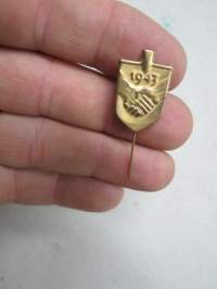 Talkoolapio 1943, &quot;kulta&quot;-neulamerkki -pin