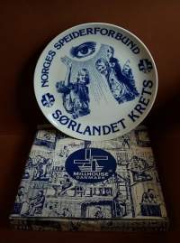 Keräilylautanen- Norges Speiderforbund - Sorlandest Krets. Posliini, seinälautanen. (Vintage, Tanska,  Scandinavian Porcelain, tallrik, collecting plate)