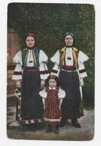 Kalotaszeg Transylvania Romani naisten puku    - postikortti kansallispukupostikortti  kulkematon