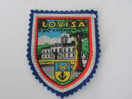 Lovisa - Loviisa -kangasmerkki / matkailumerkki / hihamerkki / badge -pohjaväri sininen