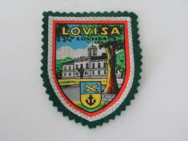 Lovisa - Loviisa -kangasmerkki / matkailumerkki / hihamerkki / badge -pohjaväri vihreä