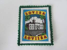 Lovisa - Loviisa -kangasmerkki / matkailumerkki / hihamerkki / badge -pohjaväri vihreä