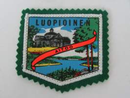Luopioinen - Aitoo -kangasmerkki / matkailumerkki / hihamerkki / badge -pohjaväri vihreä