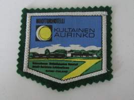 Moottorihotelli Kultainen Aurinko, Naantali -kangasmerkki / matkailumerkki / hihamerkki / badge -pohjaväri vihreä