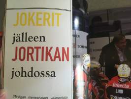 Jokerit Hockey News 2010/1 Piina penkissä: Jani Rita....Jortikka, Hentunen, Leino