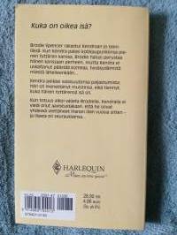 Harlequin Julia - Yllätysten perhe