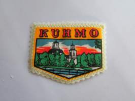 Kuhmo -kangasmerkki / matkailumerkki / hihamerkki / badge -pohjaväri valkoinen