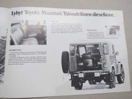 Toyota Maasturi -A uto, joka näyttää tietä muille -myyntiesite / sales brochure