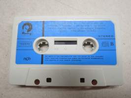 Hulivilihumpat -C-kasetti / C-cassette