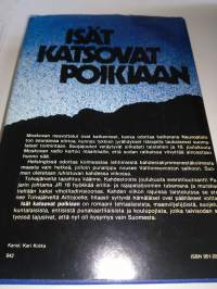 Isät katsovat poikiaan