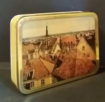 Nostalgiaa - Neuvosto-Eestin aikainen Tallinna-aiheinen peltirasia. (Neuvostoliitto, USSR)