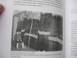 Puusuksia Suomesta - Unohdettujen suksiseppien ja suksitehtaiden elämää 1880-1960
