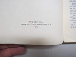 Nialas saga (Njals saga) - isländska fornsagor i svensk tolkning