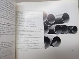 Mannesmannrohre für Gas und Wasser - Mannesmann pipe for gas and water -vesi- ja kaasuputkien teknistä tietoa 3 kirjan sarja 2 kpl saksan- ja 1 kpl englanninkielisiä