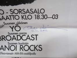 Olli Lindholm -nimikirjoitus, kirjoitettu 11.11.2011 Kuopiossa - vuoden 1984 Sorsasalon Juhannus -julisteen kopiokappaleeseen!!!