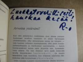 Palle ystävineen hupilaulujen parissa