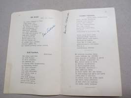 Tiu Tipusta rumputulessa eli (Turun) Tyttölyseon IX. 1943 sanoin ja sävelin; Lahja Helenius, Sisko Hietala, Marjatta Jauhiainen, Irja Järventaus, Sinikka Kaira...