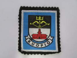 Kuopio -kangasmerkki / matkailumerkki / hihamerkki / badge -pohjaväri Musta