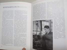 Kaivopuiston rautakourat - Rauman Kone- ja Valimotyöväen Ammattiosasto 102 ry 1943-1993 - Huom numeroitujen &quot;000&quot; -toisen tekijän (Kuromaa) oma kappale