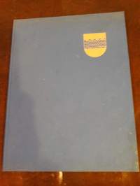 Seinäjoki, valokuva teos v.1959. Kuvien teksti suomi, ruotsi ja englanti. Kuvia -50 luvulta ja taaksepäin yht.130 kpl.kauniita vanhoja rakennuksia, työtapoja.