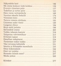 Aavistuksia sodassa 1939-1944. Selittämättömiä tapauksia tulilinjoilla ja kotirintamalla.Dramaattinen kokoelma rintamasotilaiden yllättäviä aavistuksia ja ennenäkyjä